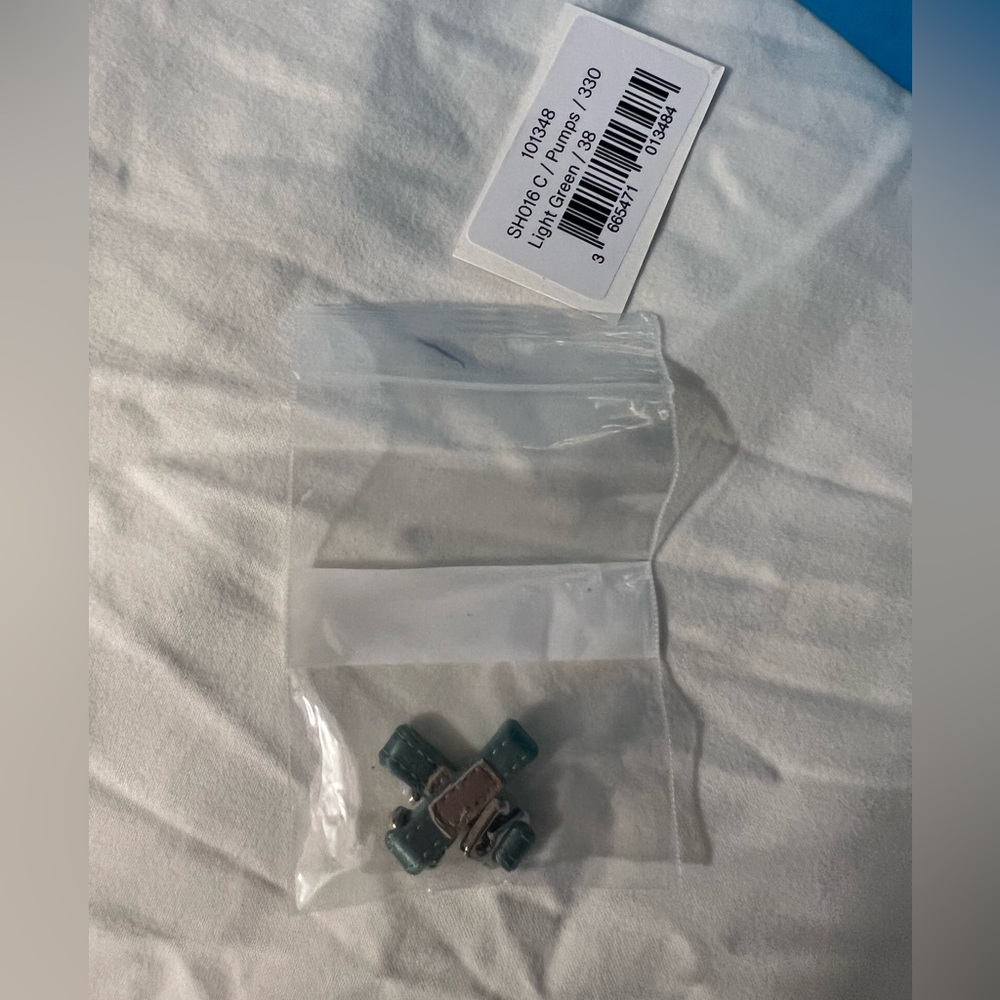 Fenty mint green shoes - Picture 15 of 16